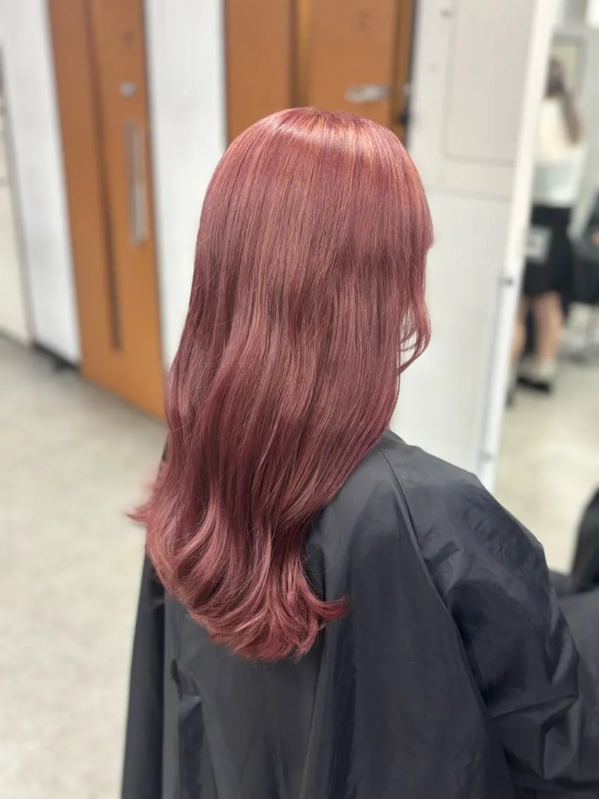カラー naami🖤暖色× ハイトーン🎀のヘアスタイル