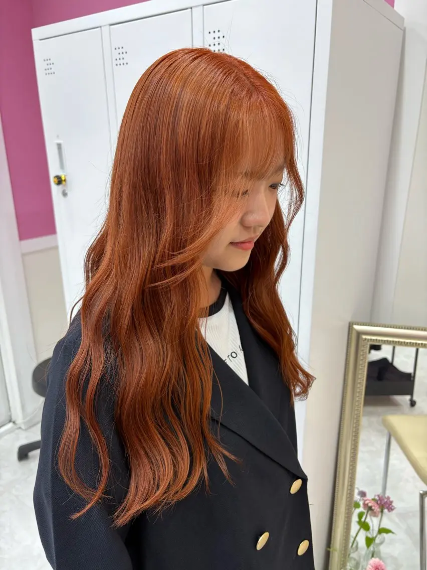 ロング カラー オレンジ Hirona 縮毛矯正/髪質改善のヘアスタイル