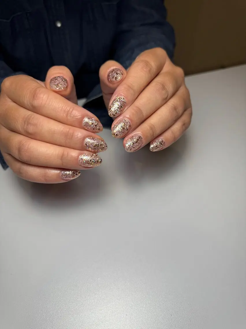 ネイル キラキラネイル ラメ(グリッター) 夏ネイル plum nailのネイルデザイン