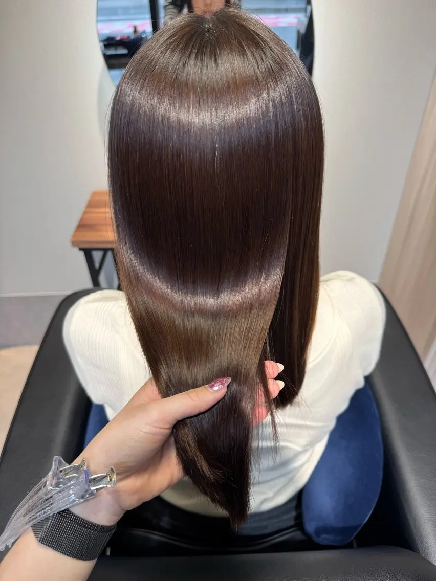 セミロング カット ヘアカラー トリートメント NAVY 橋本心 縮毛矯正のヘアスタイル