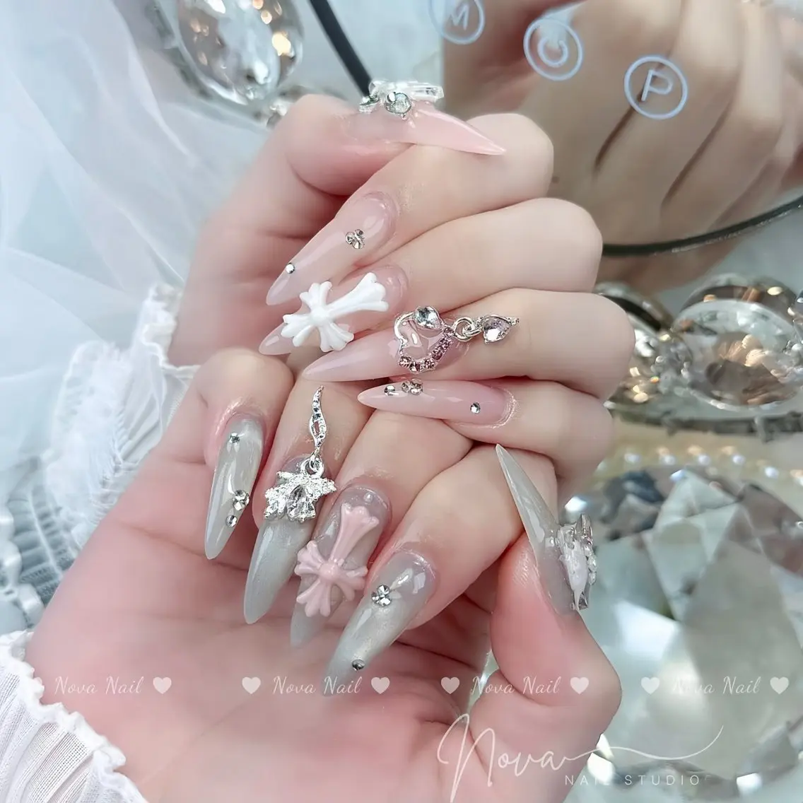ネイル アートネイル ジェルネイル キラキラネイル 韓国ネイル ロングネイル ハンドネイル ハンドケア Nova Nail _Shinsaiのネイルデザイン