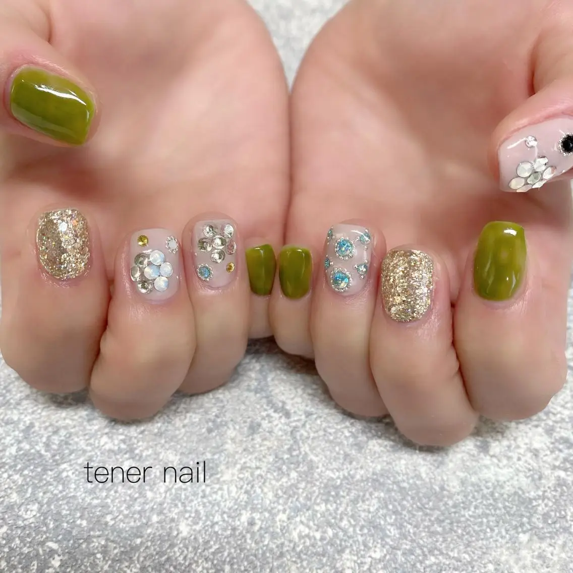 ネイル キラキラネイル ストーンネイル テネルネイル tener nailのネイルデザイン