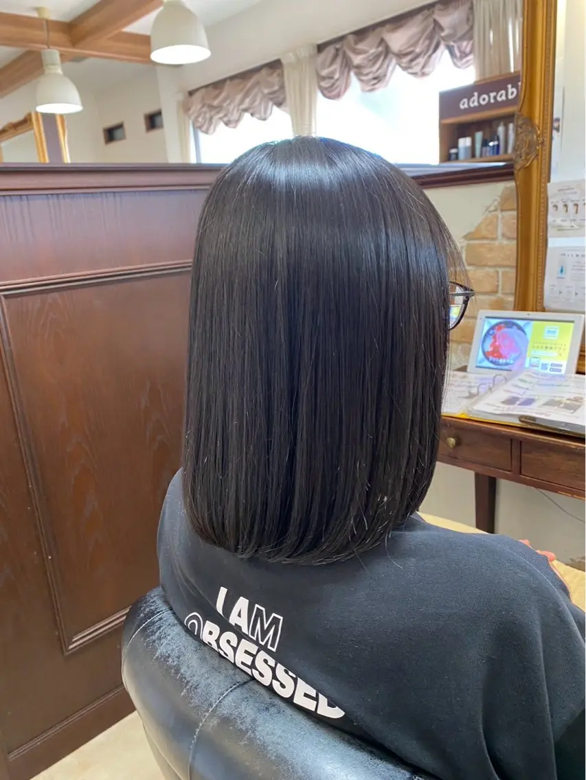 ミディアム 安中 莉椰のヘアスタイル