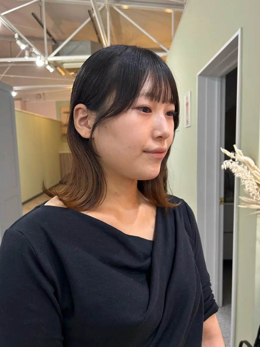 セミロング 顔周りカット 君島 花楓のヘアスタイル