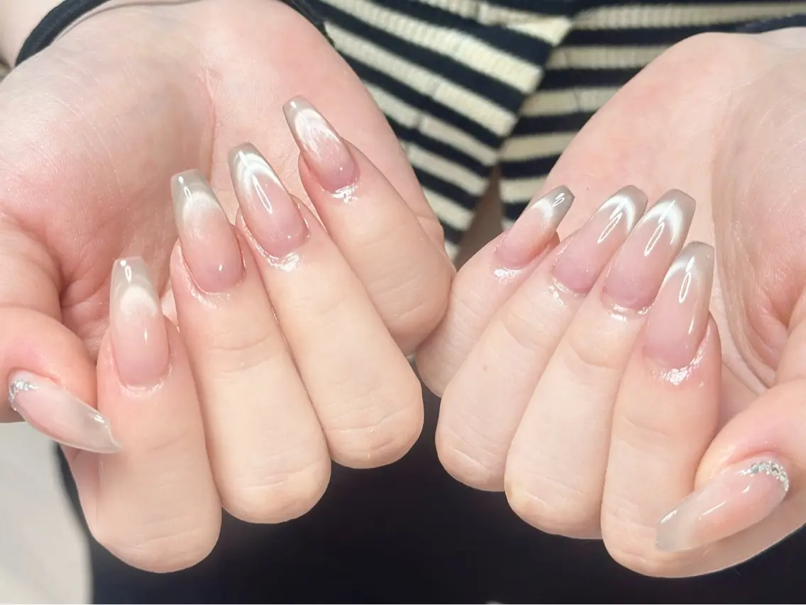ネイル アートネイル オーロラネイル チークネイル フレンチネイル ガラスフレンチ 🎀YooLi Nail salonのネイルデザイン