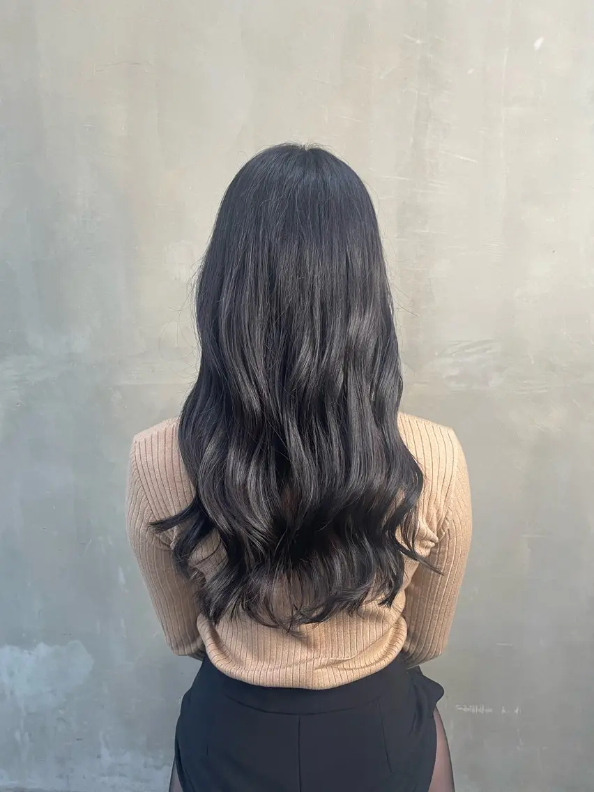 セミロング 韓国風ヘア 川面 夕華のヘアスタイル