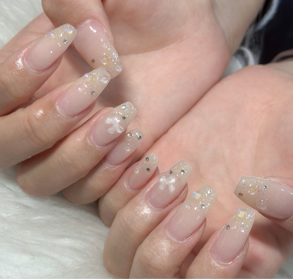 ネイル ハンドネイル フットネイル LAVISH sakiのネイルデザイン
