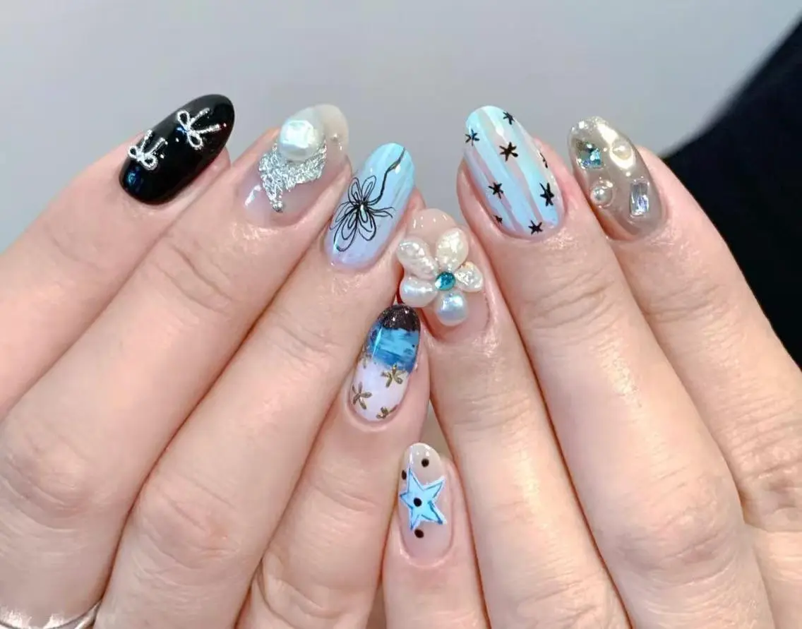 ネイル ハンドネイル 🎀 Ayaka_nailのネイルデザイン