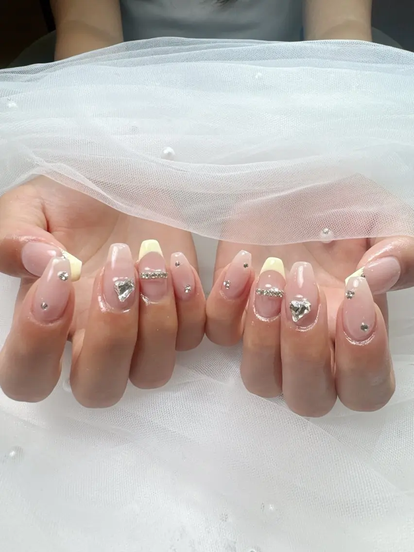 ネイル アートネイル チークネイル フレンチネイル ジェルネイル ガラスフレンチ ハンドネイル Queeens nailのネイルデザイン