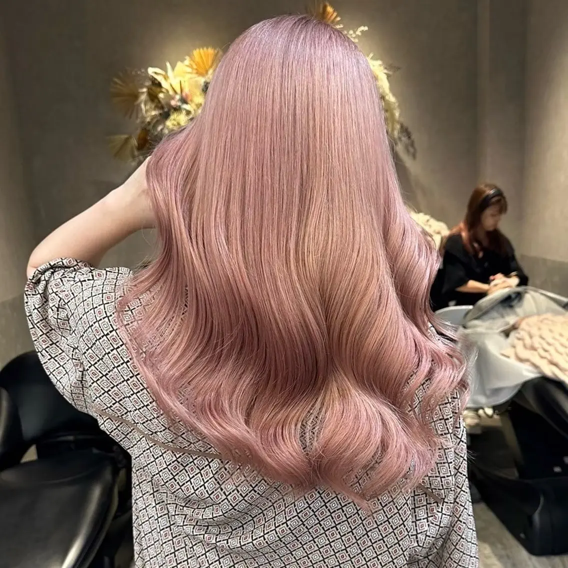 ロング カラー ベージュカラー ピンクカラー ピンクベージュ ヘアカラー ミルクティ/ ブラウンカラー/りおのヘアスタイル