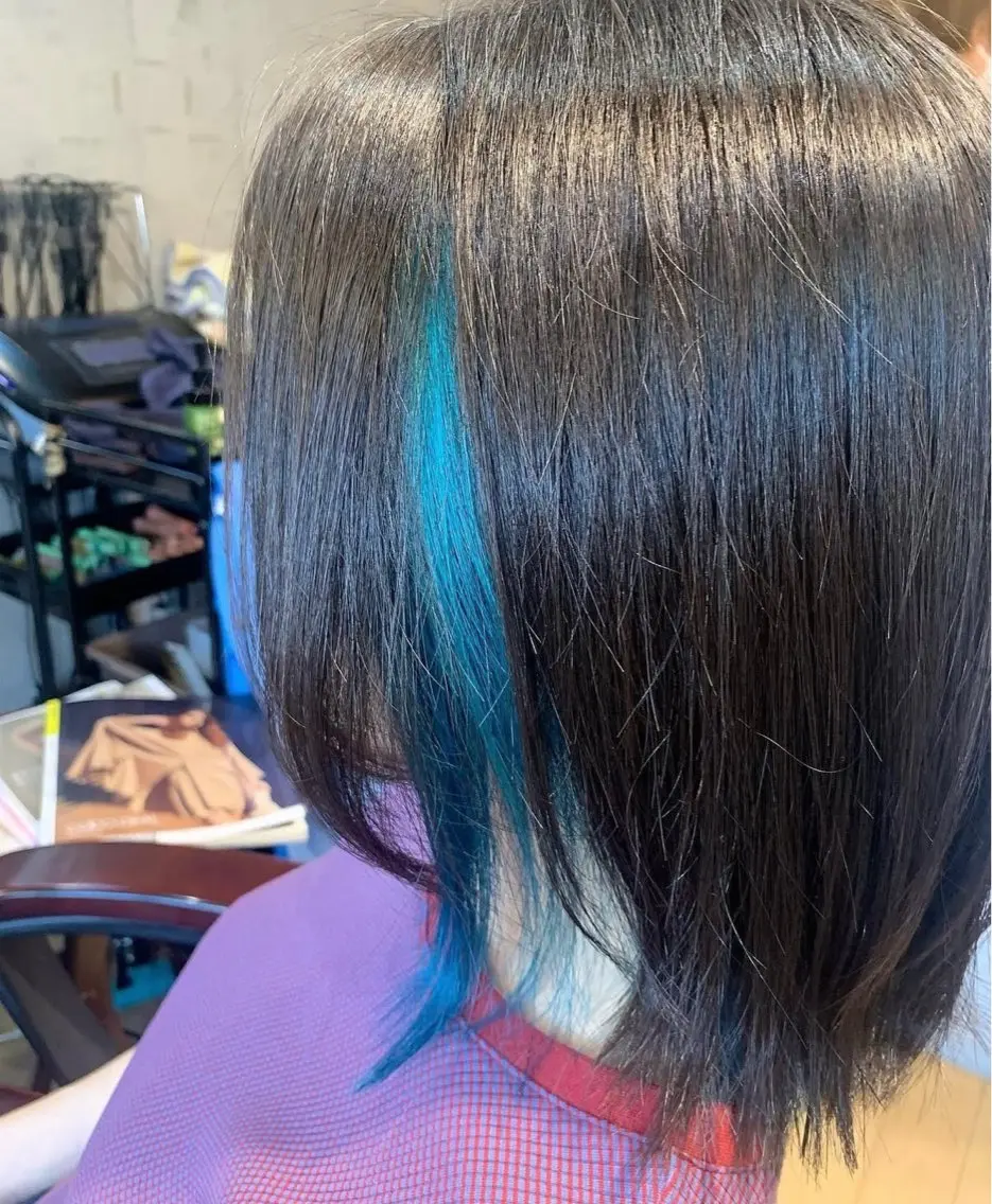カラー 黒髪 ブルーカラー イヤリングカラー ヘアカラー 西内 亮太のヘアスタイル