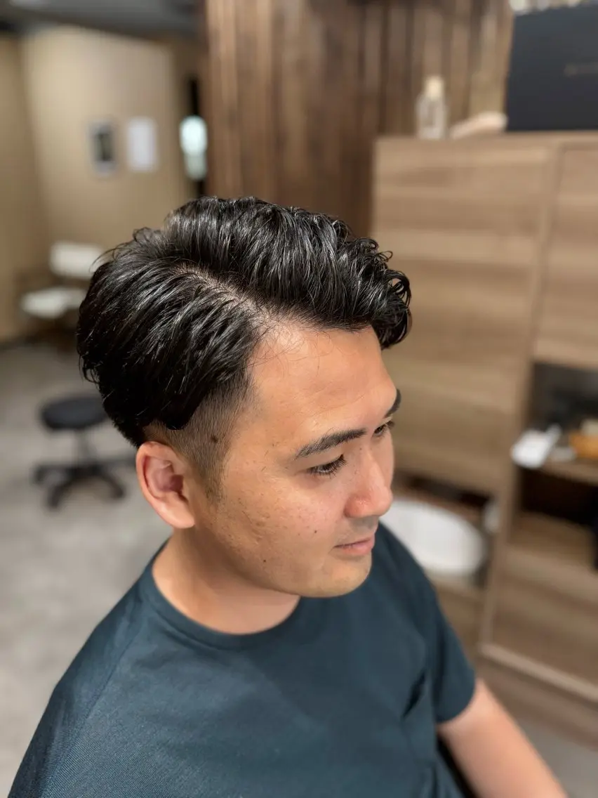ショート カット 吉岡 三四朗のヘアスタイル