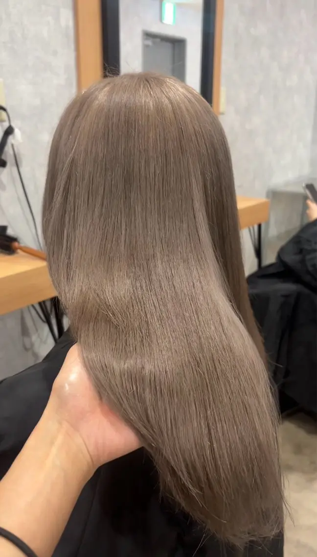 セミロング カラー カット ヘアカラー トリートメント 🌐NATSUMI 🌐【寒色カラー】のヘアスタイル