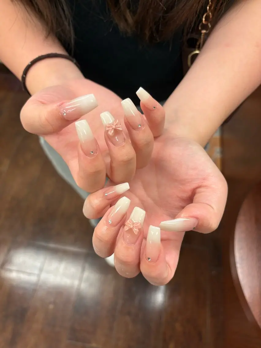 ネイル ハンドネイル AMI 美フォルムネイルのネイルデザイン