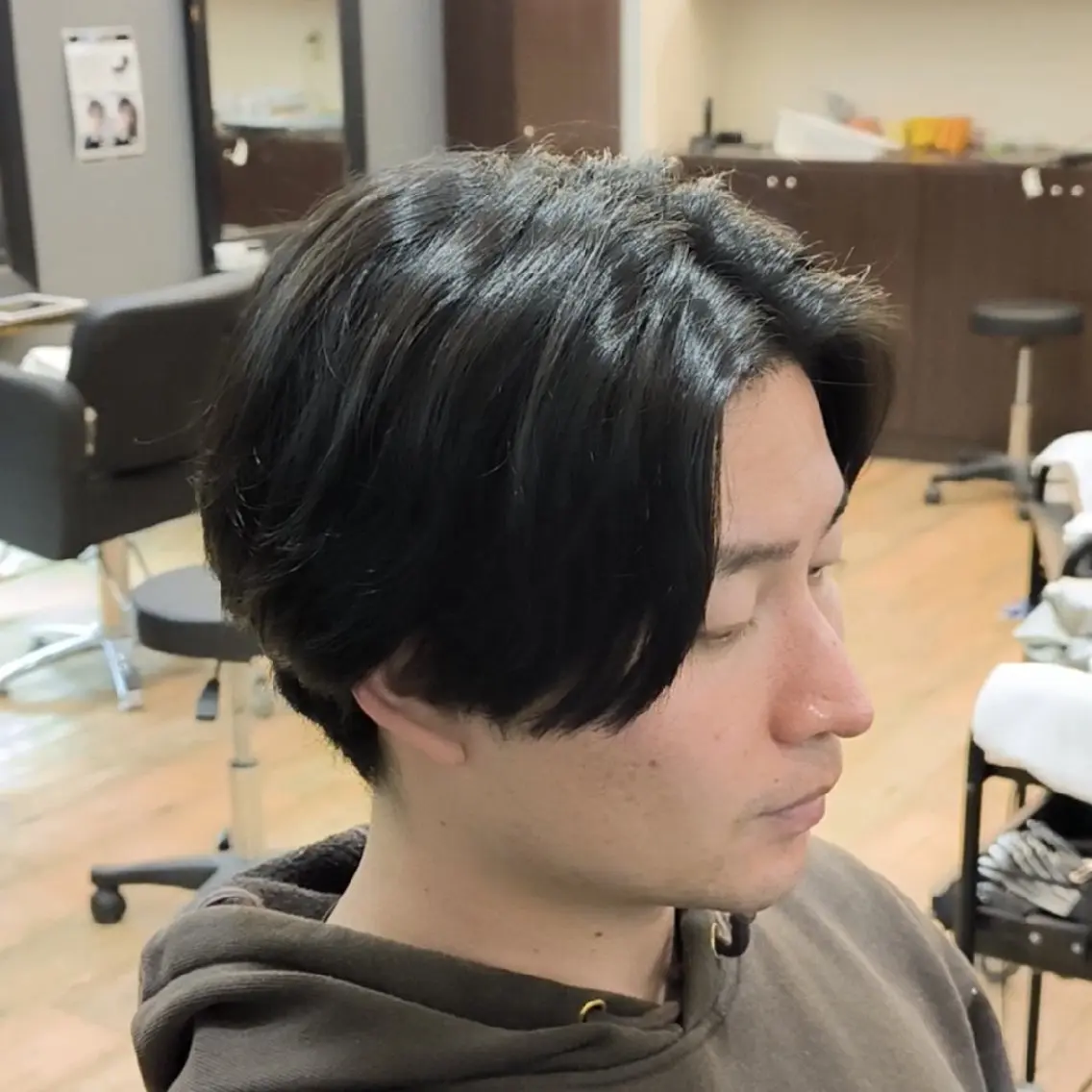 メンズ センターパート 廣多 克哉のヘアスタイル