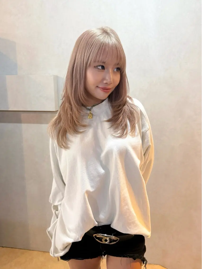 ロング カラー ベージュカラー ペールベージュ レイヤーカット カット ヘアカラー トリートメント 幣 あや乃 /レイヤーカットのヘアスタイル