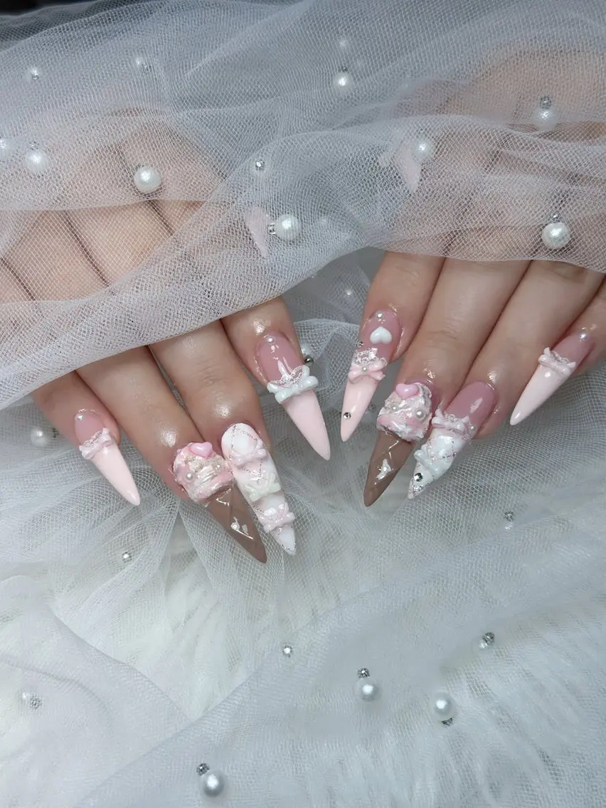 ネイル チークネイル ドット フレンチネイル グラデーション ハート ハンドネイル Julli NailStudioのネイルデザイン