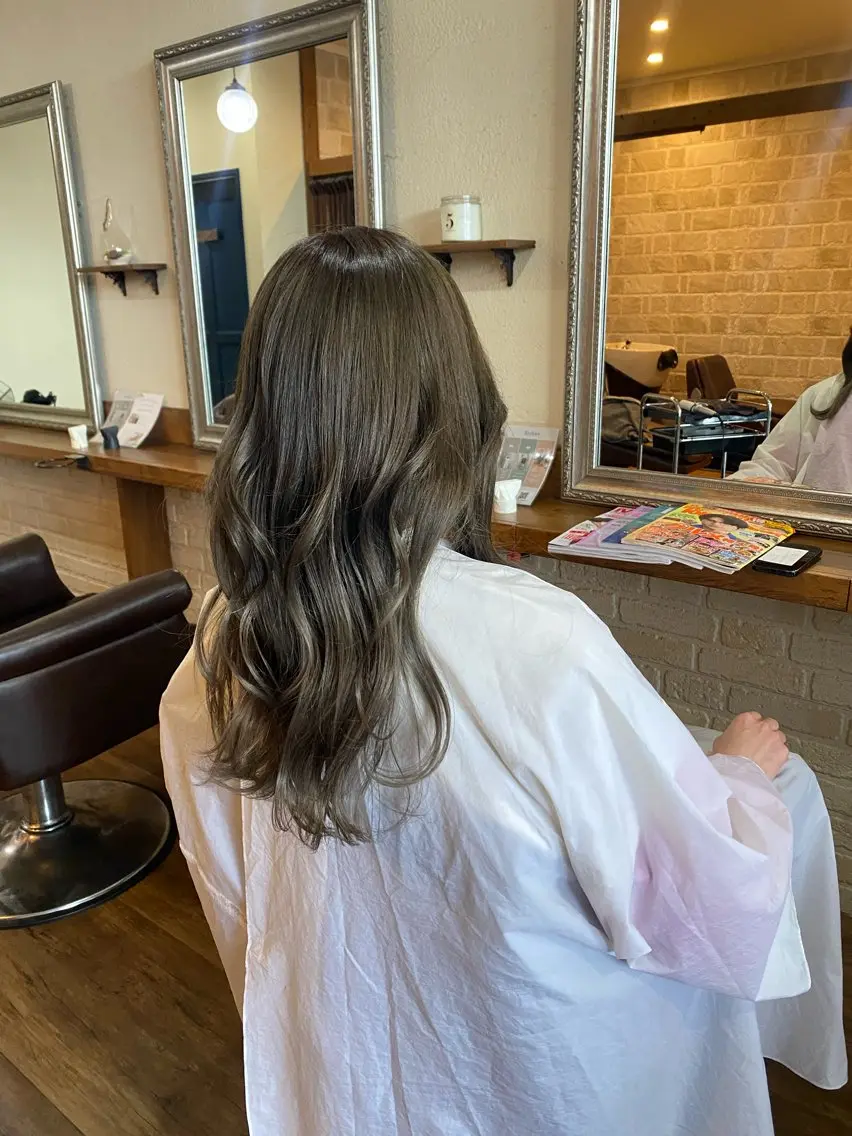 ロング 肥田 夕蘭のヘアスタイル