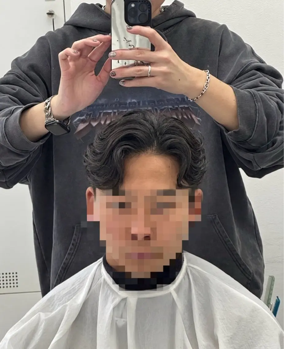 メンズ 赤み消し／アッシュ系 ／ダウンパーマ／優斗のヘアスタイル
