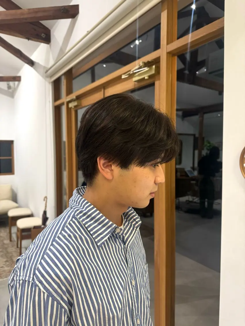 ショート アッシュ ヘアカラー 亀山 友菜のヘアスタイル