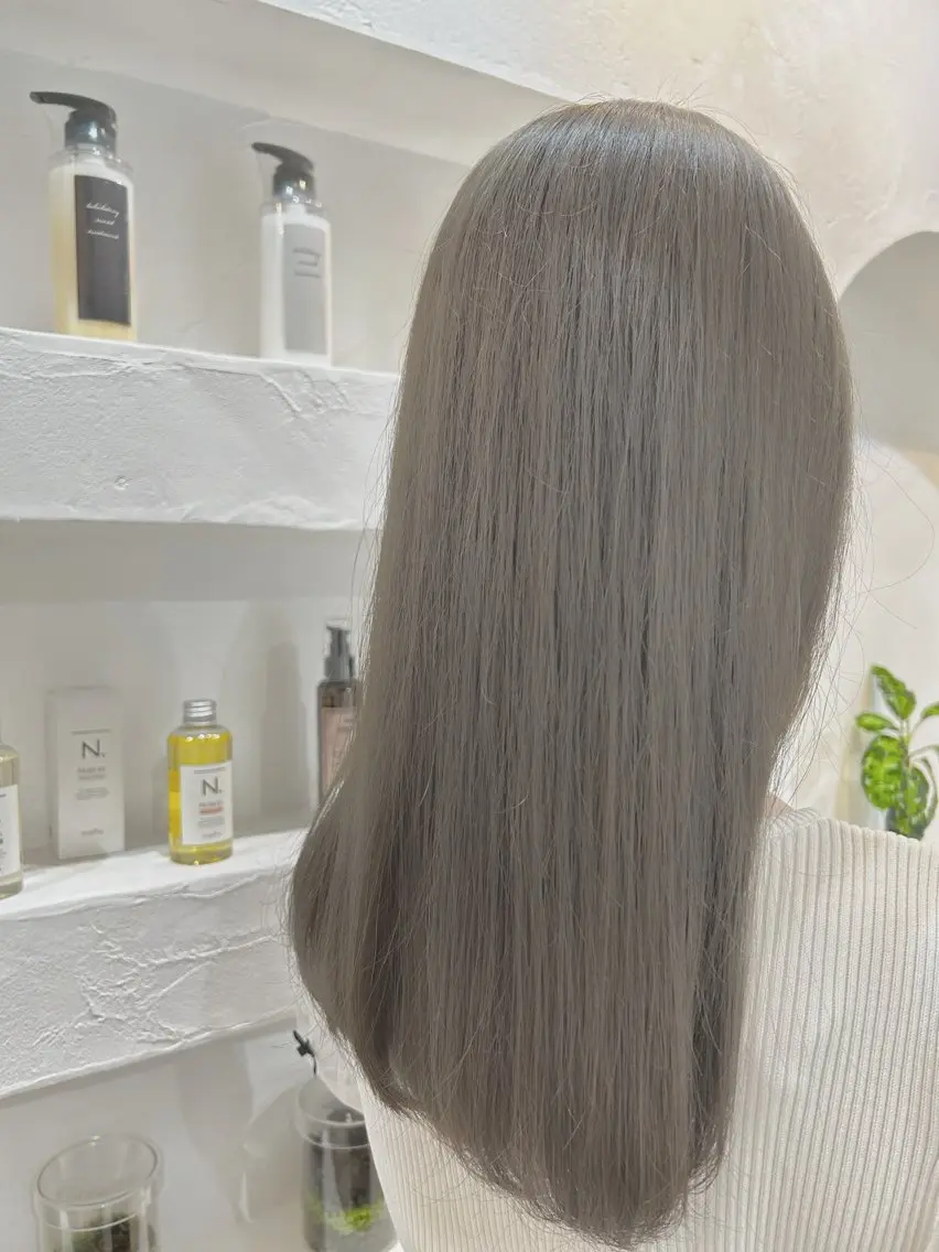 ロング カラー アッシュ ベージュカラー 黒髪 ブリーチ 透明感カラー ブリーチ／ハイトーン 北島らむなのヘアスタイル