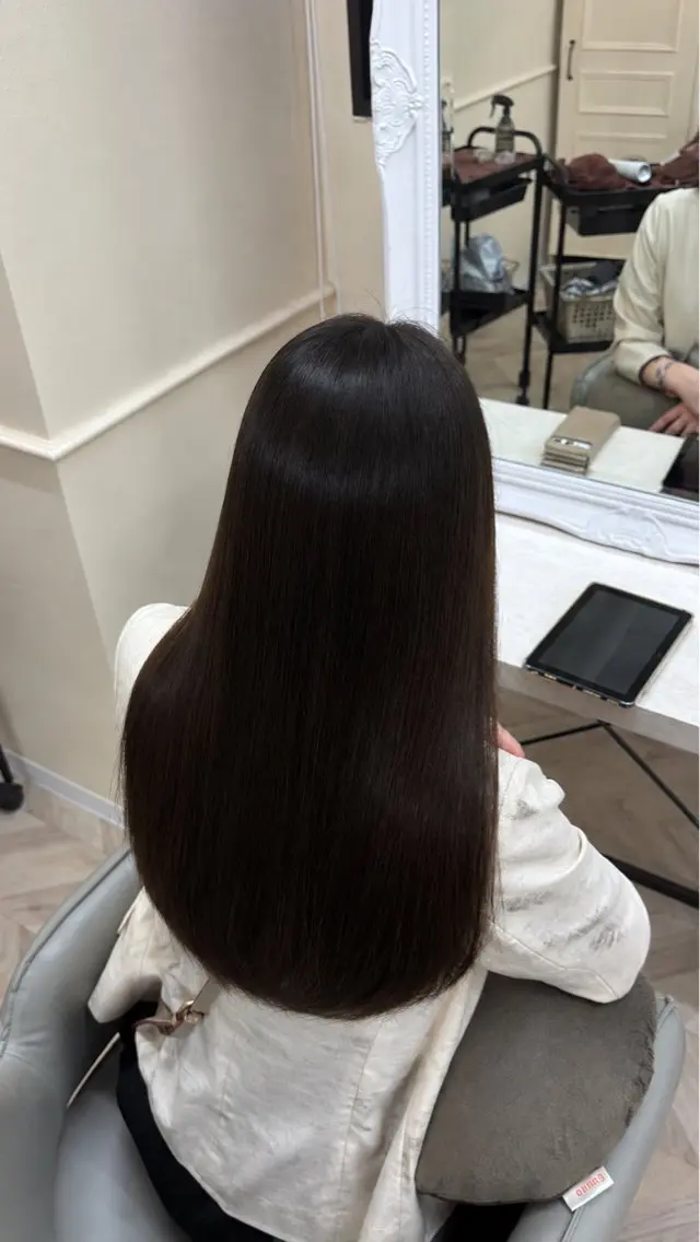 ロング カット 縮毛矯正 トリートメント 広がり抑える縮毛矯正 /髪質改善/issaのヘアスタイル