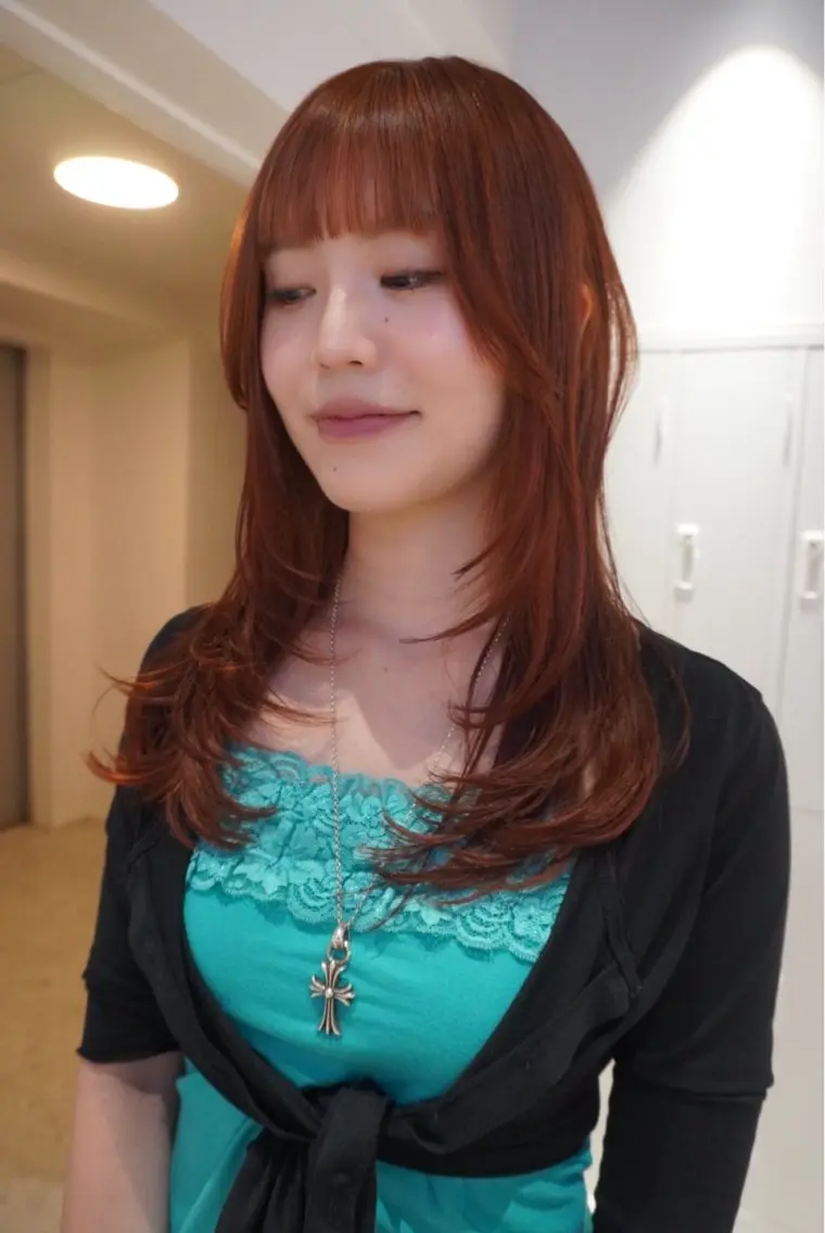ミディアム カラー ダブルカラー レイヤーカット ヘアカラー トリートメント Ami/艶カラー/ レイヤー/ハイトーンのヘアスタイル