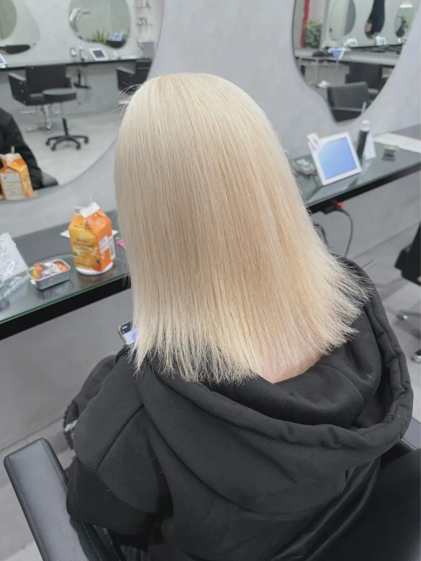 ミディアム カラー ヘアカラー トリートメント 🦄ハイトーンカラー 🦄まるおしょうのヘアスタイル
