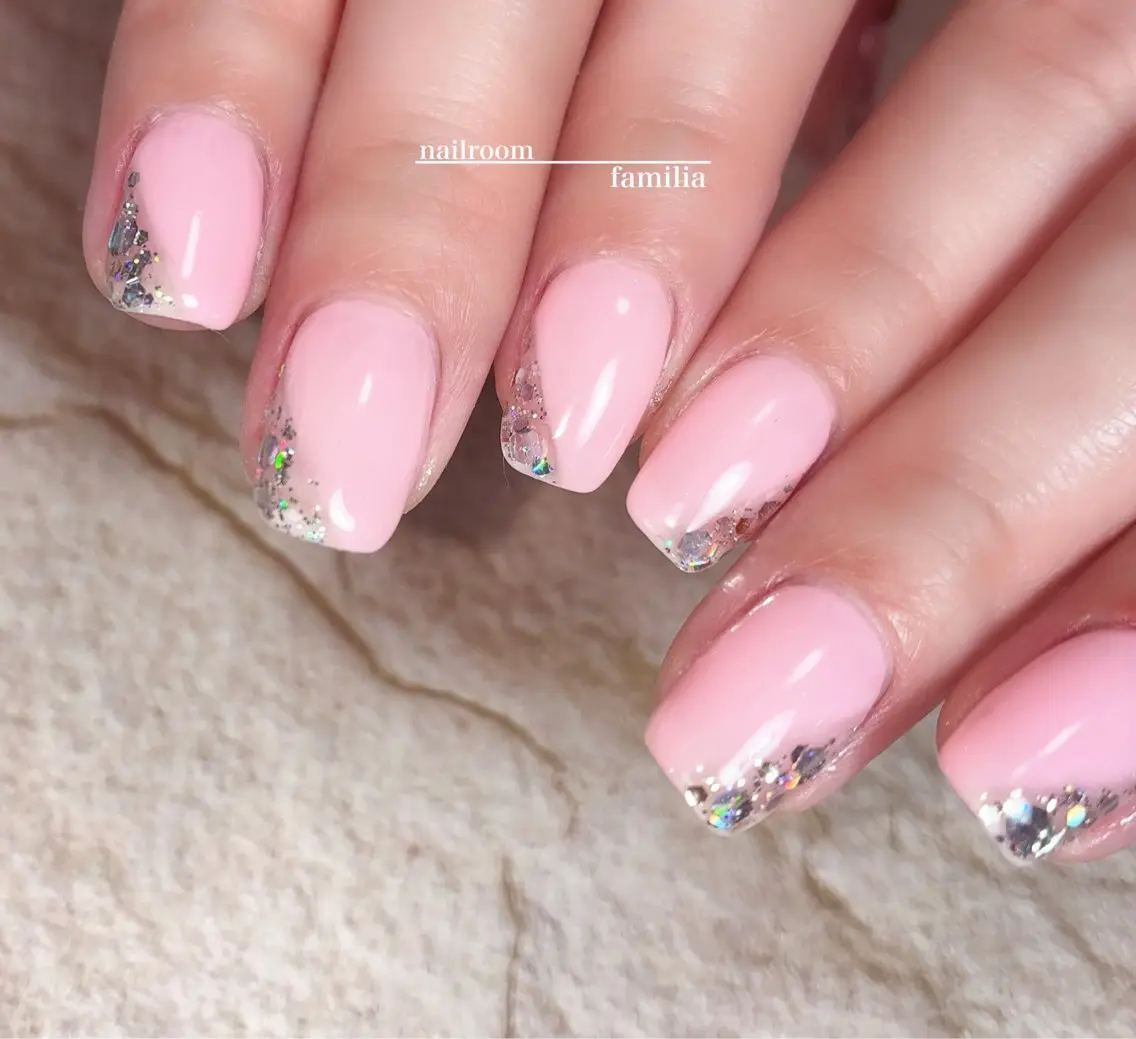 ネイル フレンチネイル ラメ(グリッター) ハンドネイル -nailroom- familiaのネイルデザイン
