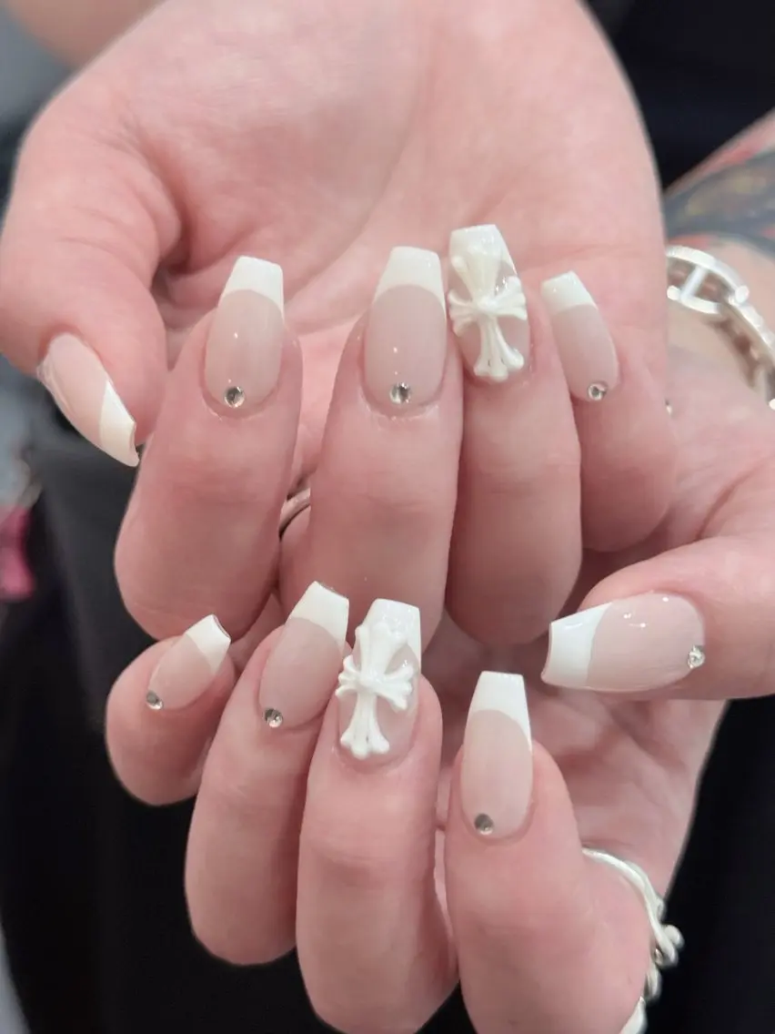 ネイル ボルドー チークネイル 長さ出し フレンチネイル ジェルネイル ハンドネイル VANI Belle Nailのネイルデザイン