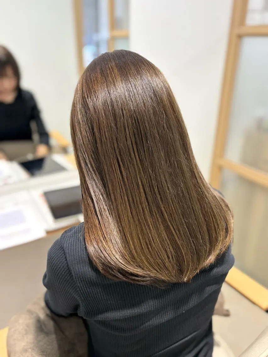 セミロング 藤原仁美/レイヤー /透明感カラーのヘアスタイル