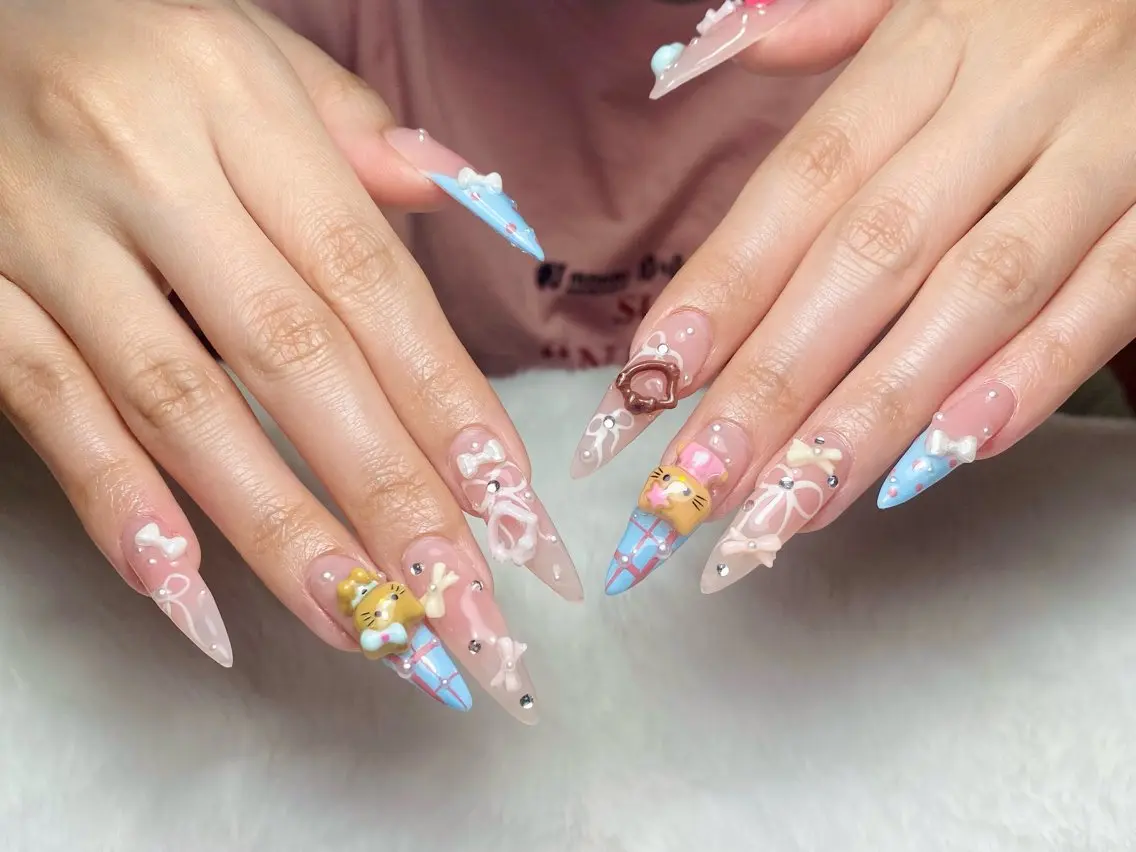 ネイル アートネイル フレンチネイル ジェルネイル グラデーション 韓国ネイル ハンドネイル 💕鈴木ユリ パラジェル/オフ無料のネイルデザイン
