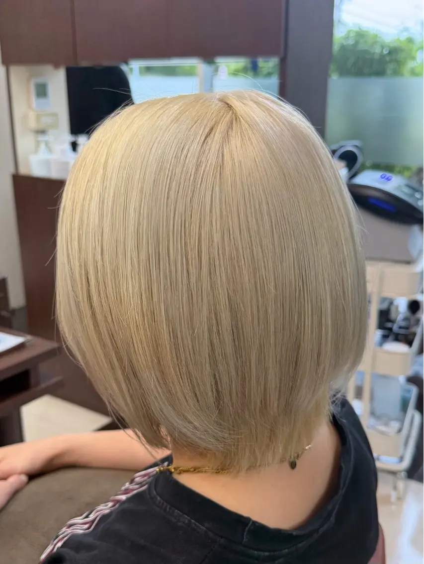 ミディアム カラー ブリーチ ブロンド カット ヘアカラー ハイトーン特化美容師 /デザイン/朝倉友香のヘアスタイル