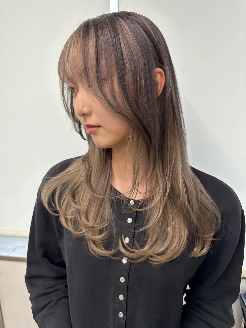 インナー、イヤリングブリーチ+艶カラー+2stepトリートメントの写真