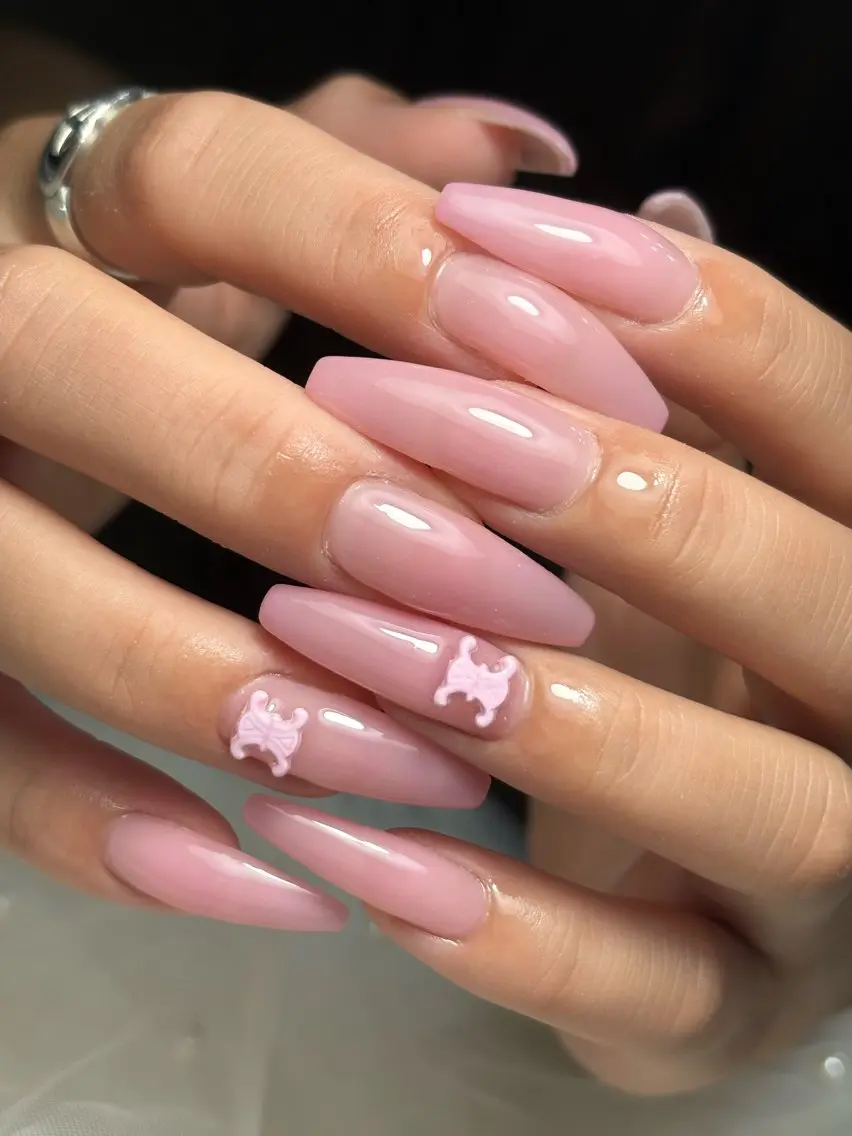 ネイル ハンドネイル フットネイル ✴︎ Delightのネイルデザイン