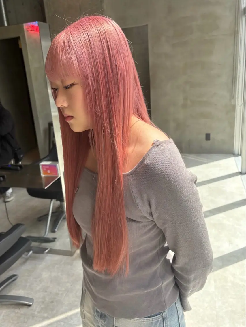 ロング カラー ブリーチ ピンクカラー ヘアカラー 都築 颯太のヘアスタイル