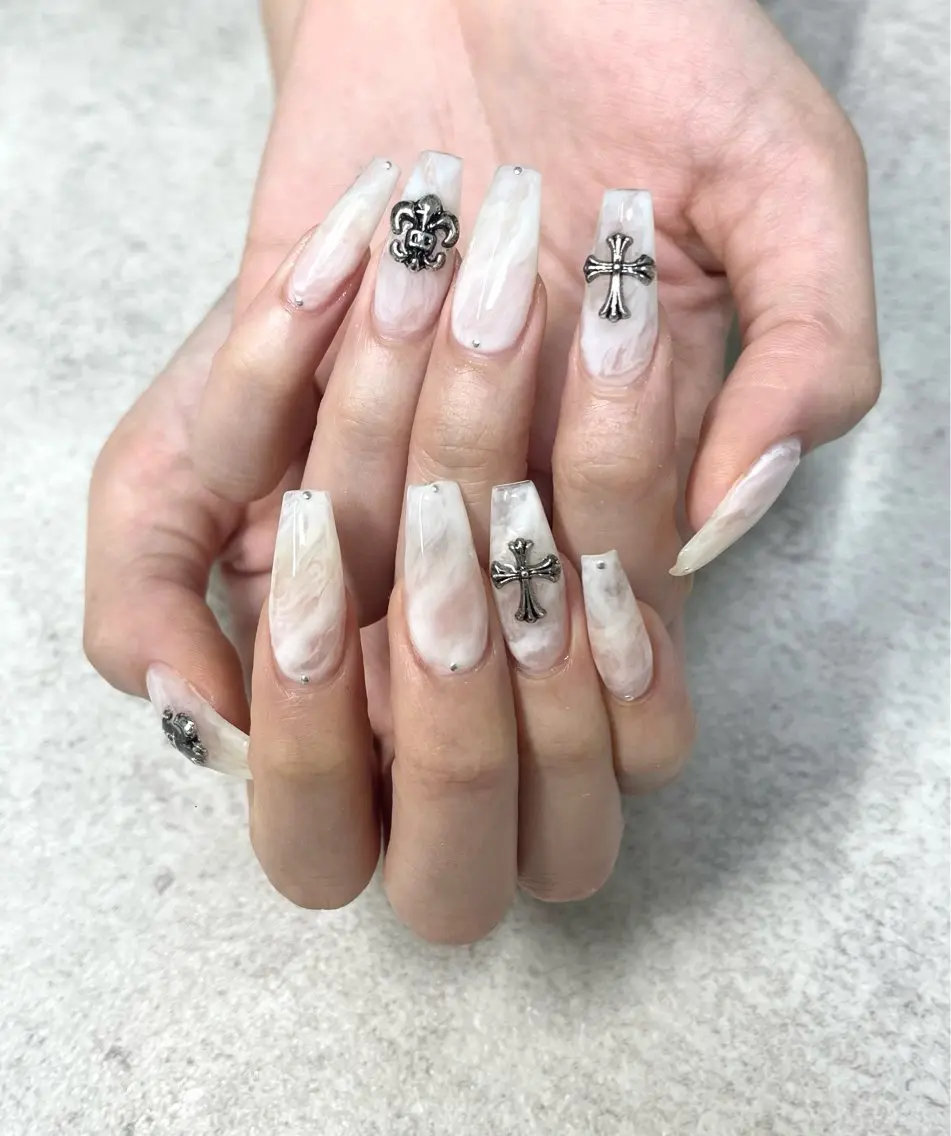 ネイル ハンドネイル ネイルルーム チャームのネイルデザイン