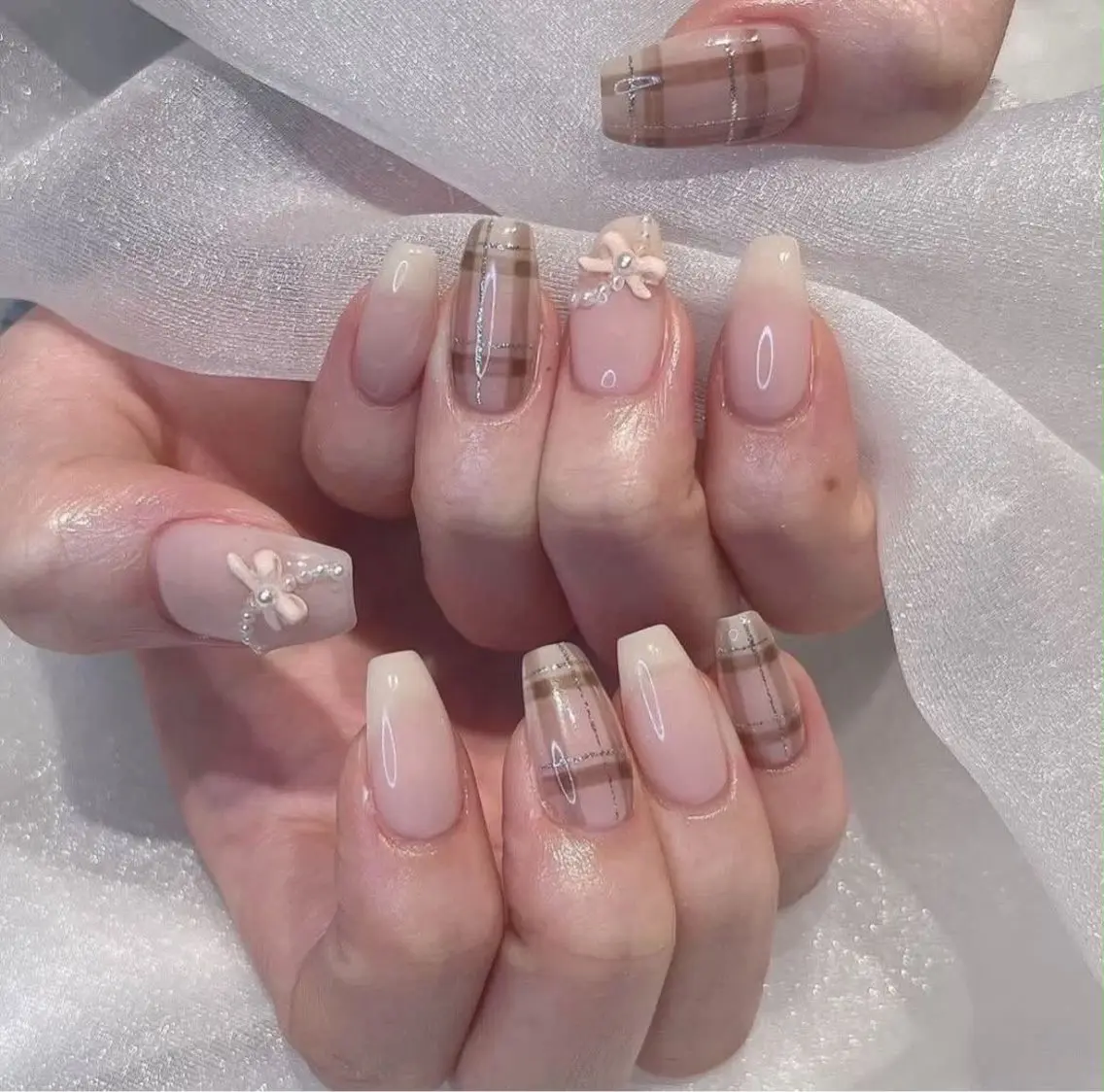 ネイル 韓国ネイル マグネットネイル 持ち込み ハンドネイル Dyo Nail_Royalのネイルデザイン