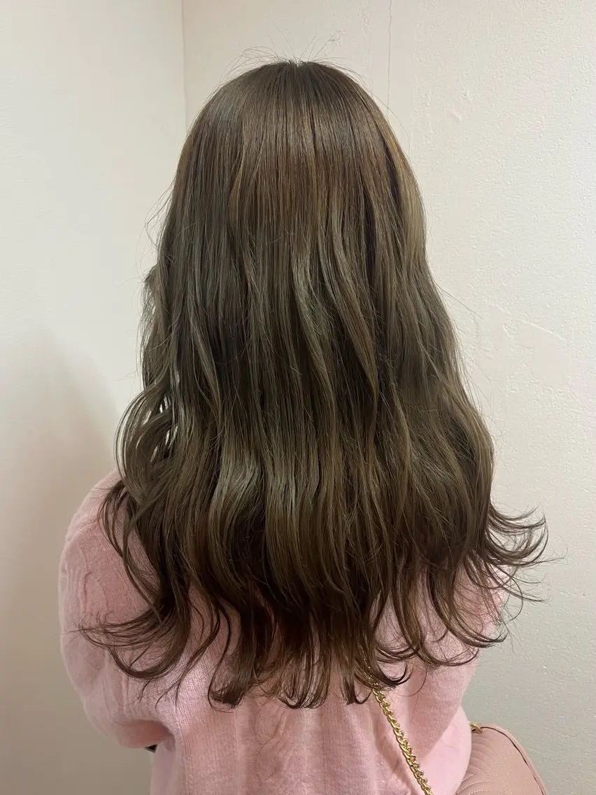 セミロング alu yuinaのヘアスタイル