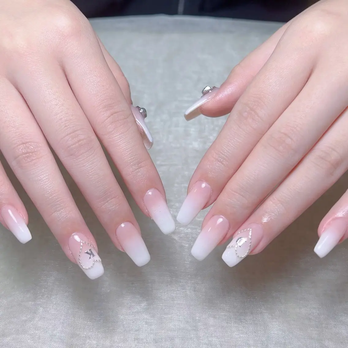 メンズ ネイル メンズ韓国風 アートネイル オーロラネイル ガーリー キラキラネイル ハンドネイル Nail salon 木にいるのネイルデザイン