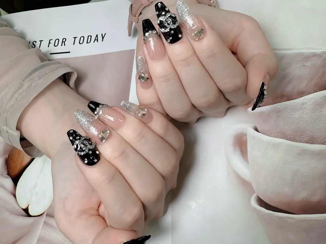 ネイル ハンドネイル Mira Nail Studioのネイルデザイン