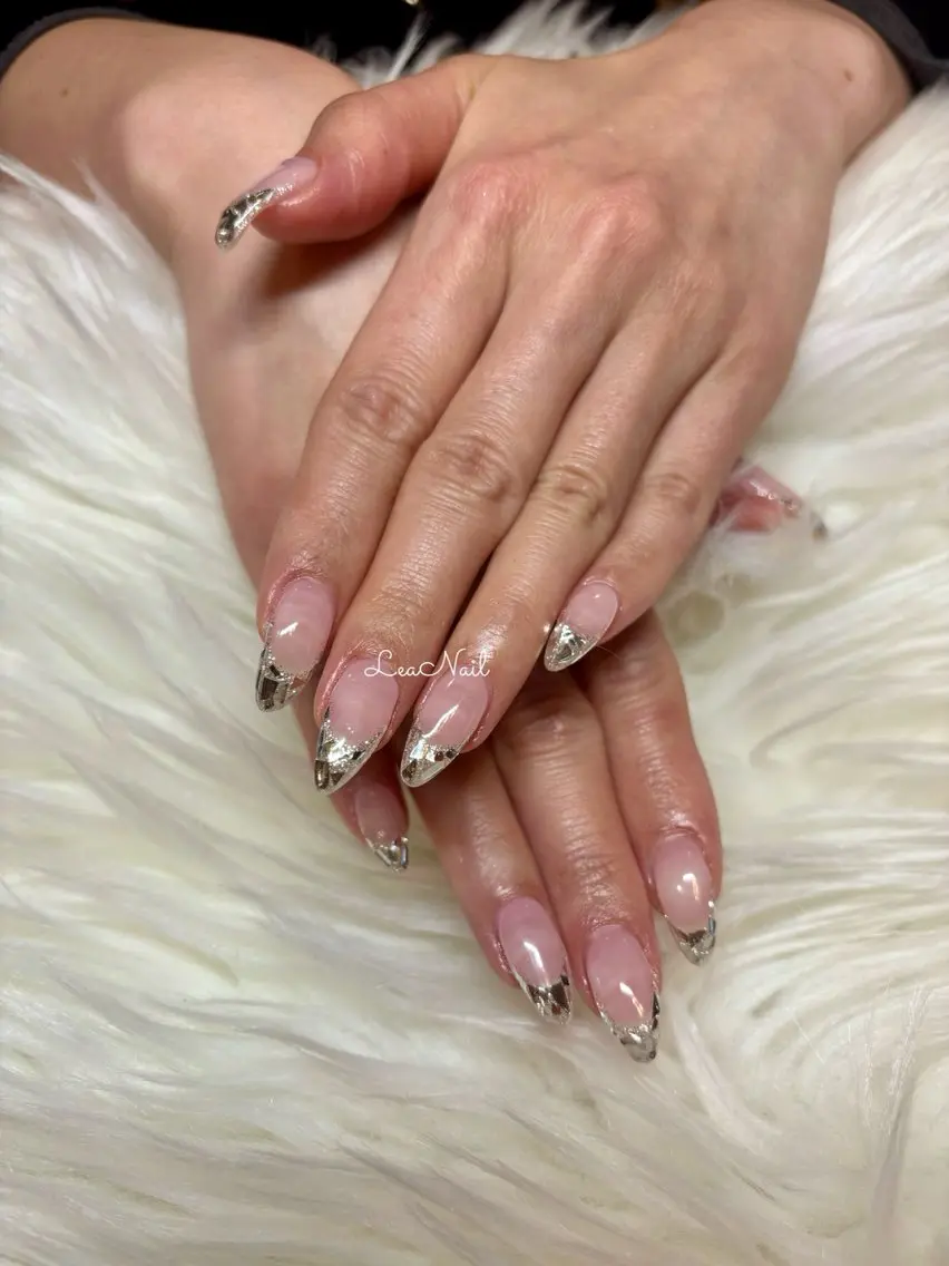 ネイル フレンチネイル ガラスフレンチ Lea Nailのネイルデザイン