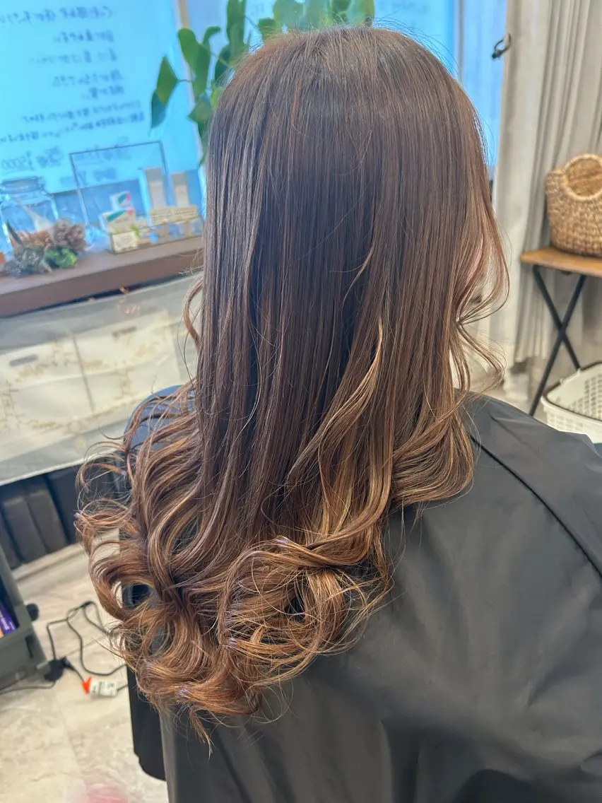 ロング カラー ベージュカラー ブリーチ 透明感カラー グラデーションカラー ヘアカラー Infinity -Miko-【艶】のヘアスタイル