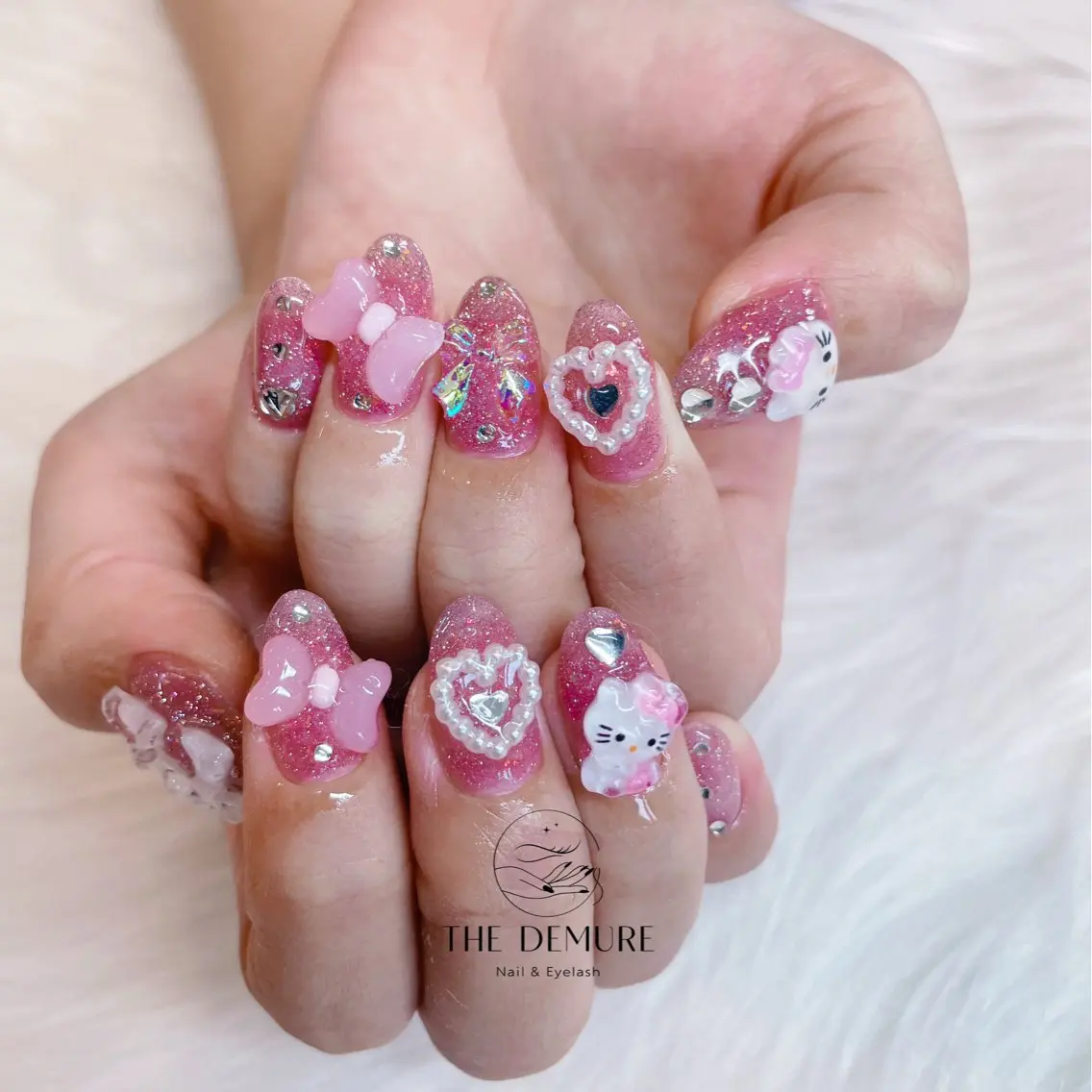 ネイル アートネイル キラキラネイル 韓国ネイル 水色 ロングネイル ハンドネイル ハンドケア NailDemure 【銀座店】のネイルデザイン
