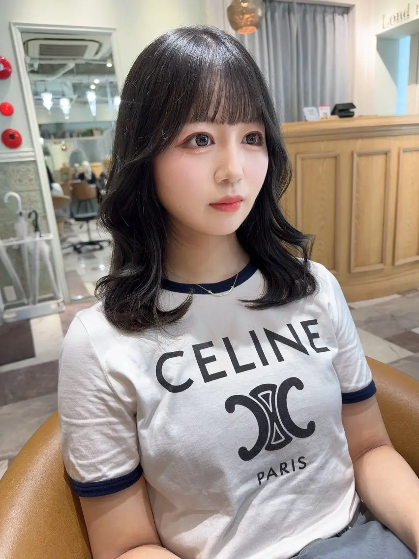 ミディアム カラー カット ヘアカラー トリートメント 木屋元一/透明感 /前髪/レイヤーのヘアスタイル