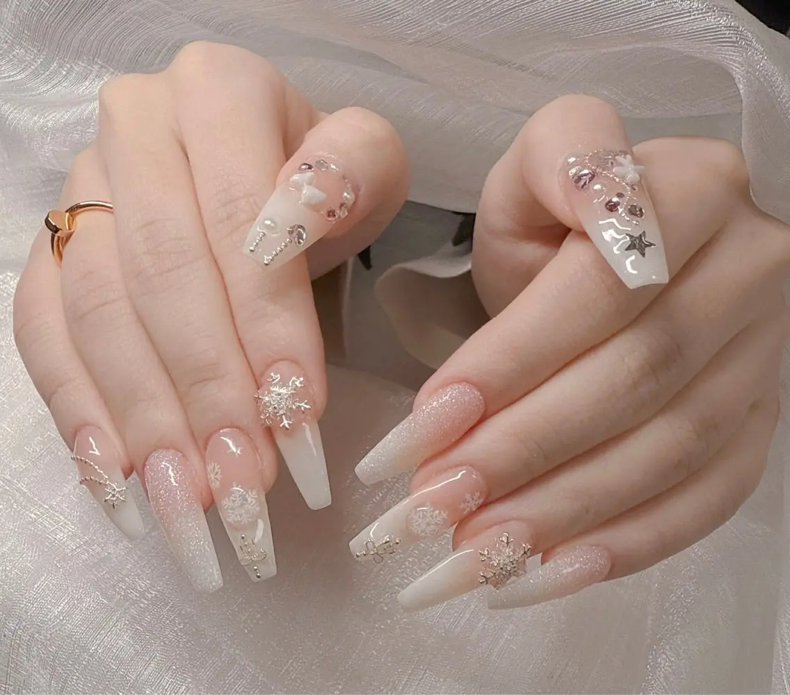 ネイル ハンドネイル Lee Nailsのネイルデザイン