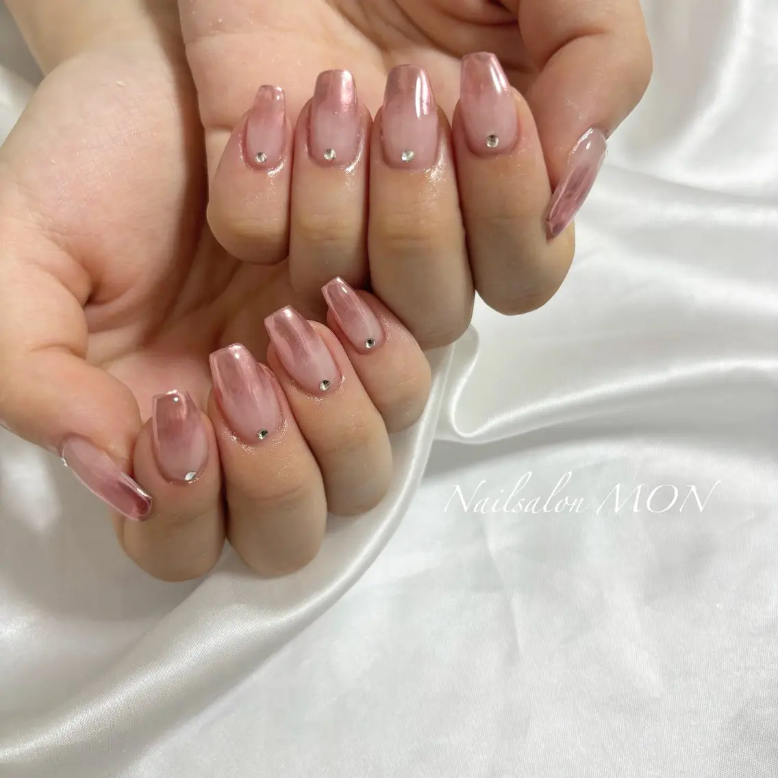 ネイル ストーンネイル ハンドネイル Nailsalon MONのネイルデザイン