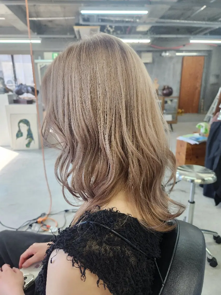 セミロング カラー カット ヘアカラー ブリーチ、デザイン  カラー福士直矢のヘアスタイル