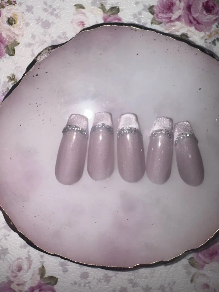 ネイル フレンチネイル マグネットネイル on nail 尾張旭三郷店のネイルデザイン