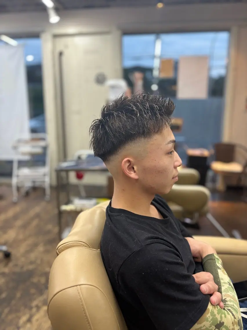 メンズ フェードカット メンズショート 生駒のパーマ達人 FEELけんけんのヘアスタイル